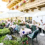 Hotel Pinzgauer Hof 3*