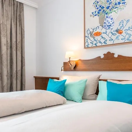 Hotel Pinzgauer Hof 3*
