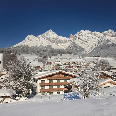 Pinzgauer Hof Hotel 3*